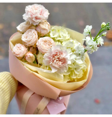 Букет цветов «Поцелуй утреннего солнца»