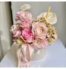 Квіткова композиція в коробці «Досконала гармонія»