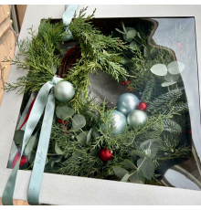 Новогодний декор - веночек из нобилиса в стильной упаковке - 30 см