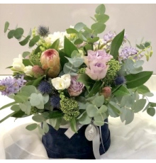 Композиция в синей бархатной коробке