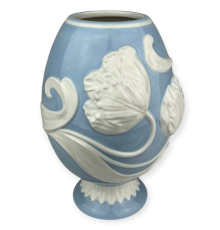 Ваза рельєфна Goodwill | Блакитна з білими квітами - 20,5 см