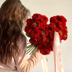 Букеты ко Дню влюблённых в La Fleur — язык чувств, который говорит за вас.